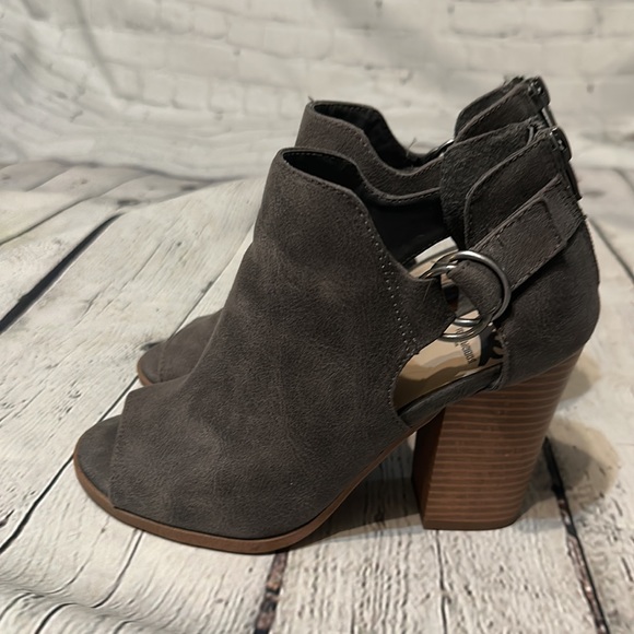 Fergalicious peep toe booties - Picture 3 of 9